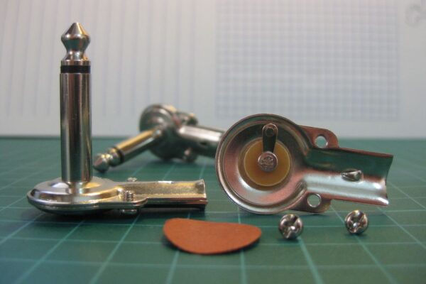 1/4" Right Angle Mono Guitar Jack Plug - Image 2
